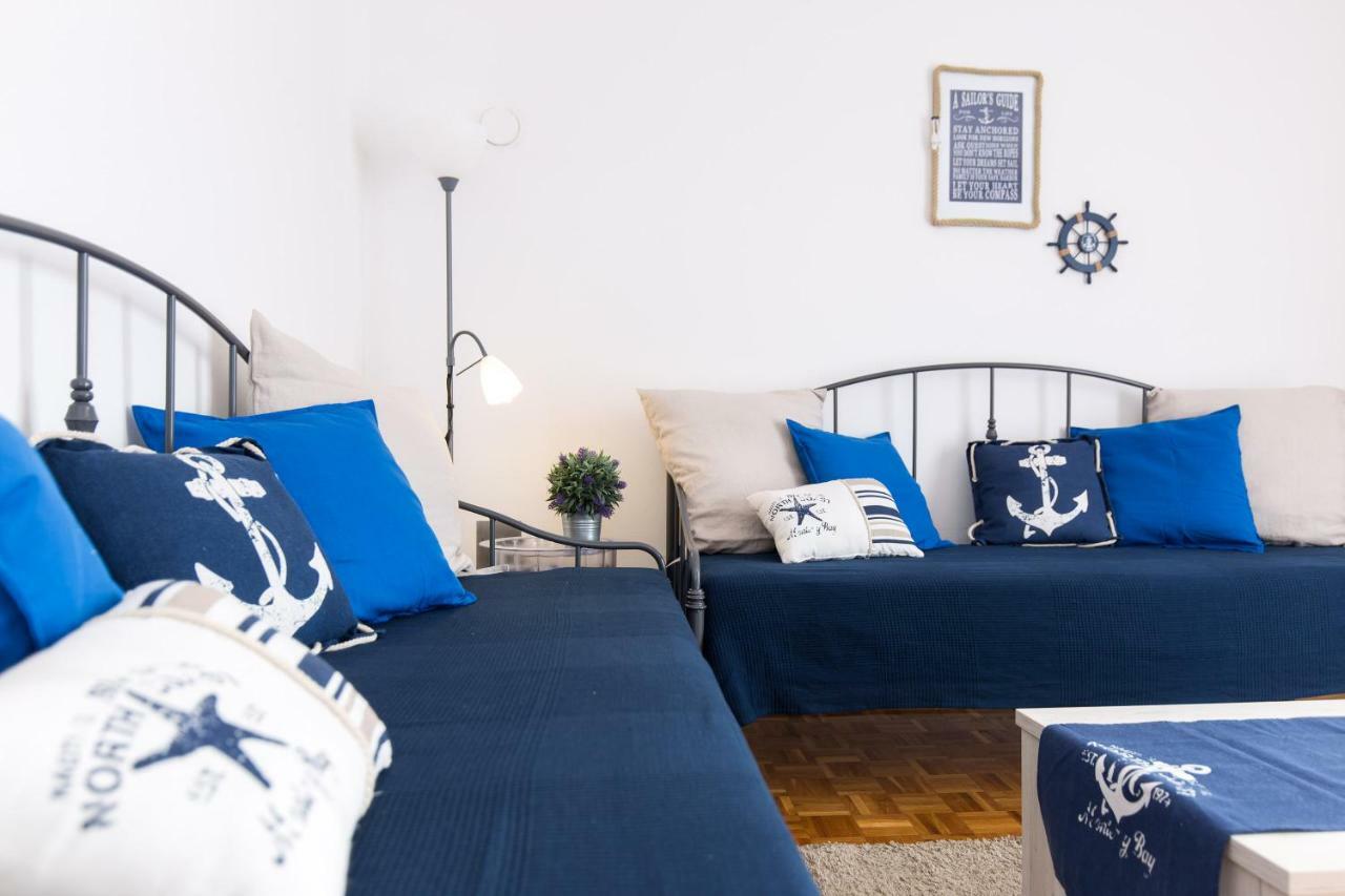 Home Away From Home With A Heated Pool Punat Exterior foto